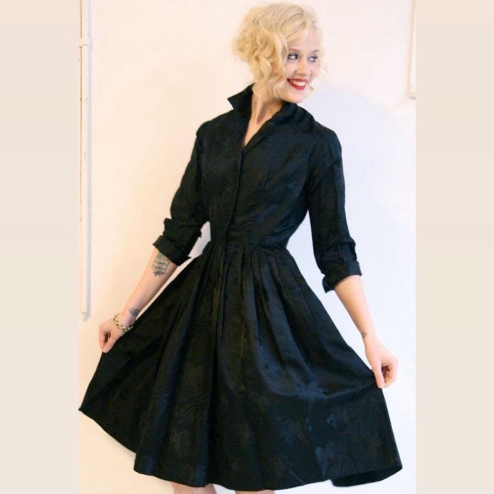 Chic 1950’s 100% Silk Miss Serbin Black Dahlia Shirt Dress